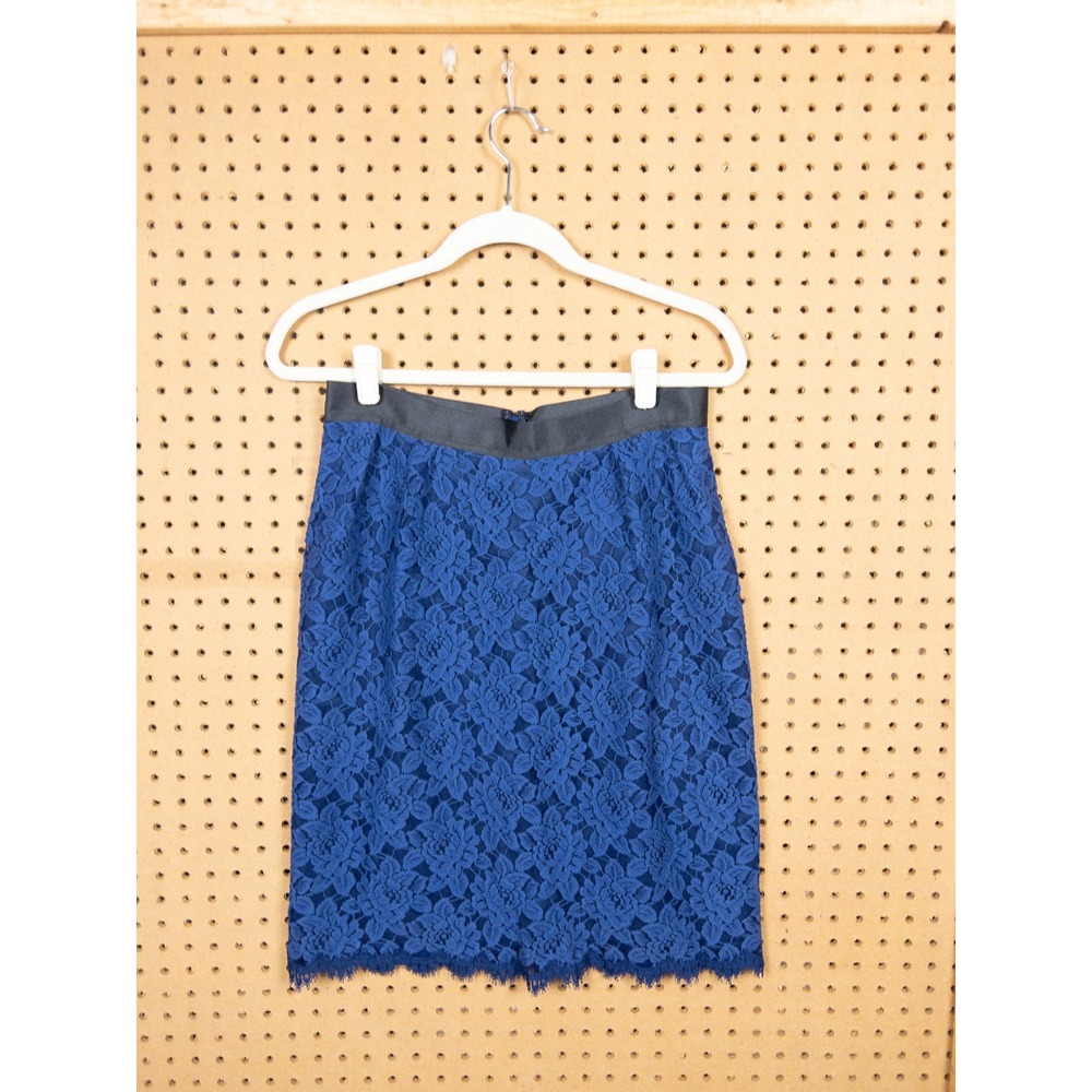 Miguelina‎ Trina Rose Lace Skirt Navy Blue Floral Eyelash Hem SGNF08 Womens M